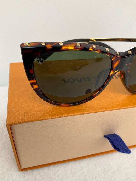 Louis Vuitton La Boum Cat-Eye Sunglasses Z1038E Noir Black studded frame main image 14